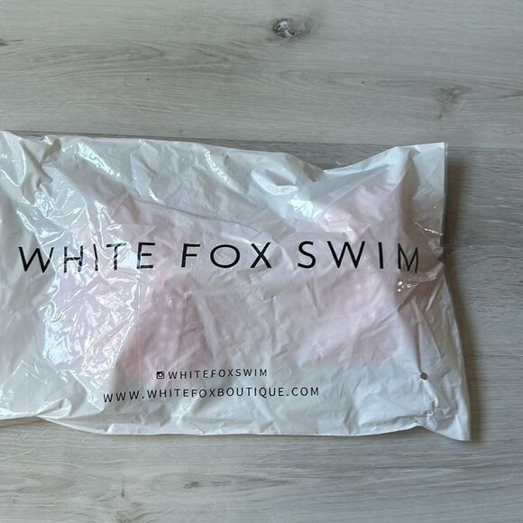 White Fox Beachside Bikini Top Red Gingham Small NWT in packaging - Picture 4 of 6